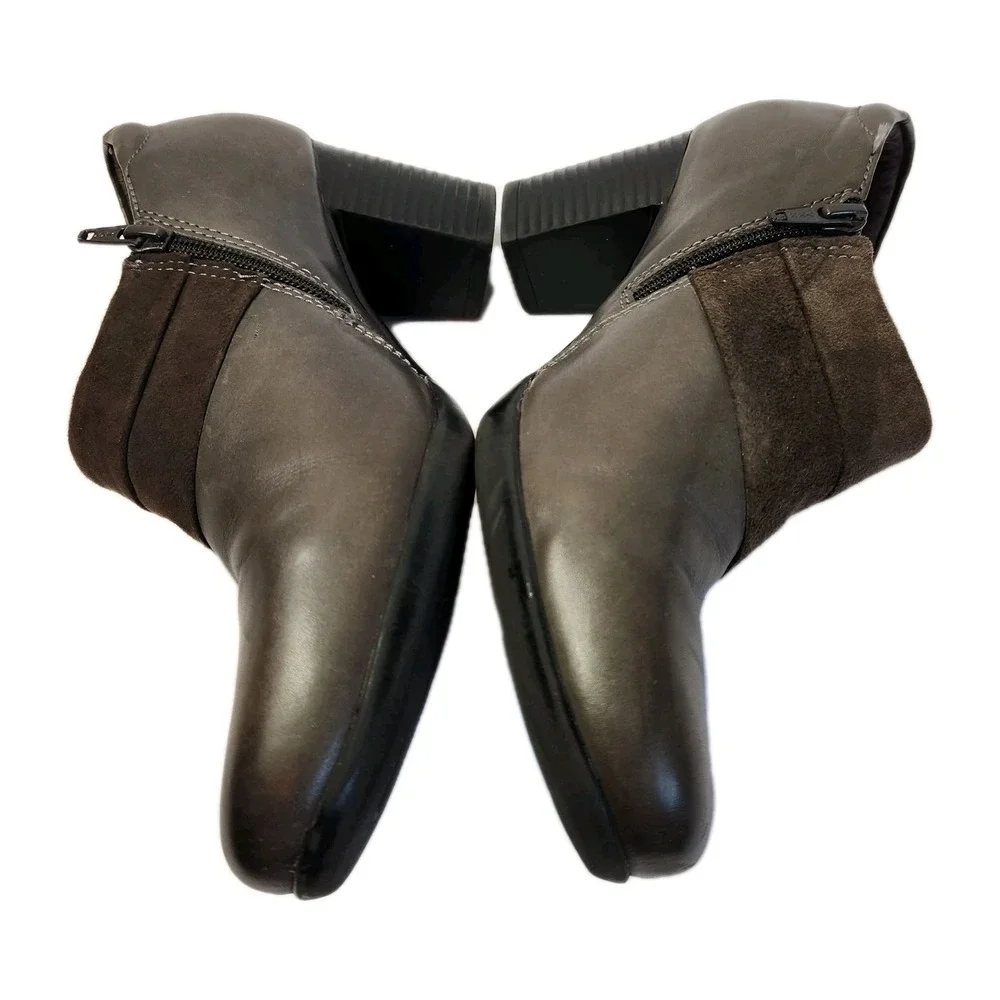 Clarks Bendables Womens Bootie Taupe Brown Leather Upper Ankle Boots Sz 9 M Shoe
